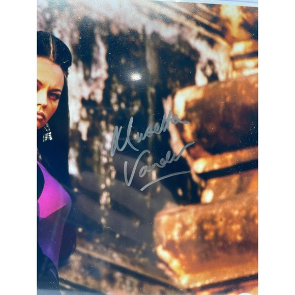 Bam Box December 2022 Mortal Kombat Musetta Vander 8x10 Auto BGS - Picture 2 of 4